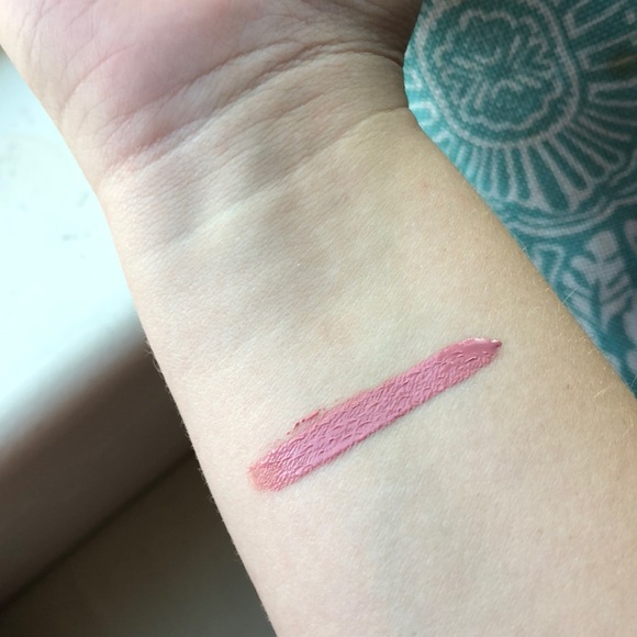 Lippie - Picture 3 of 3